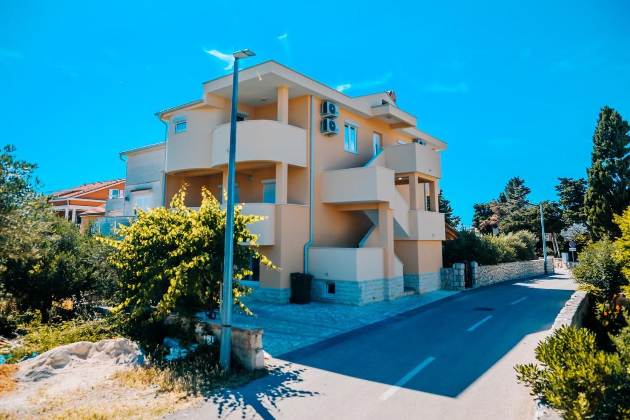City Pool Apartments Novalja Exterior foto