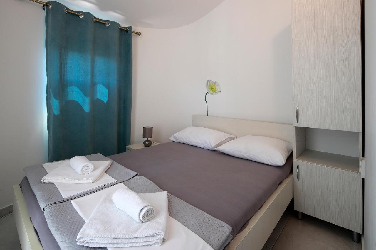 City Pool Apartments Novalja Exterior foto