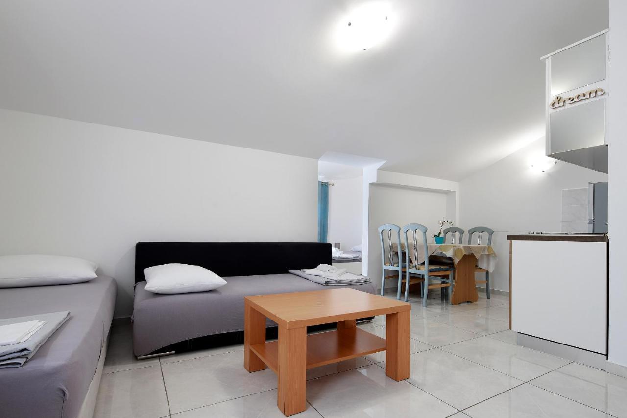 City Pool Apartments Novalja Exterior foto
