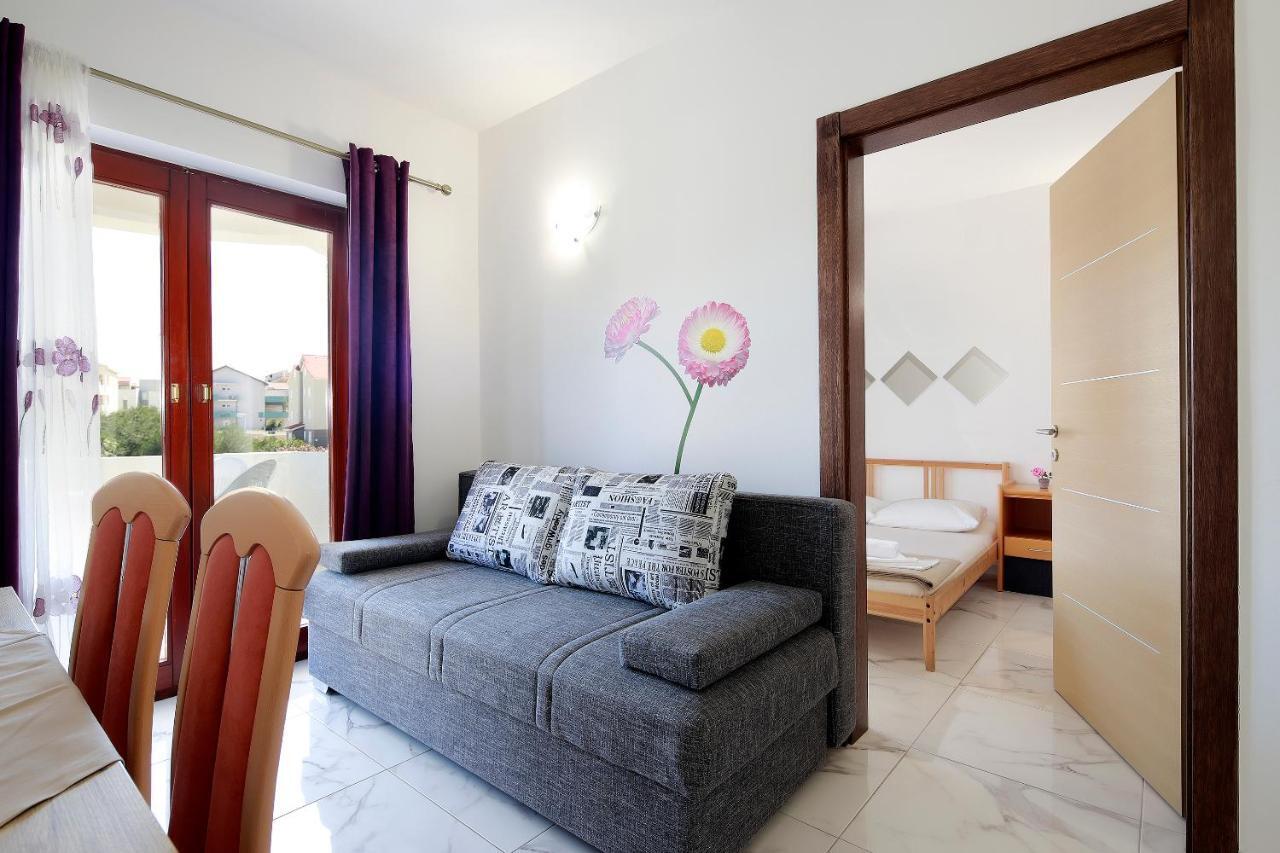 City Pool Apartments Novalja Exterior foto